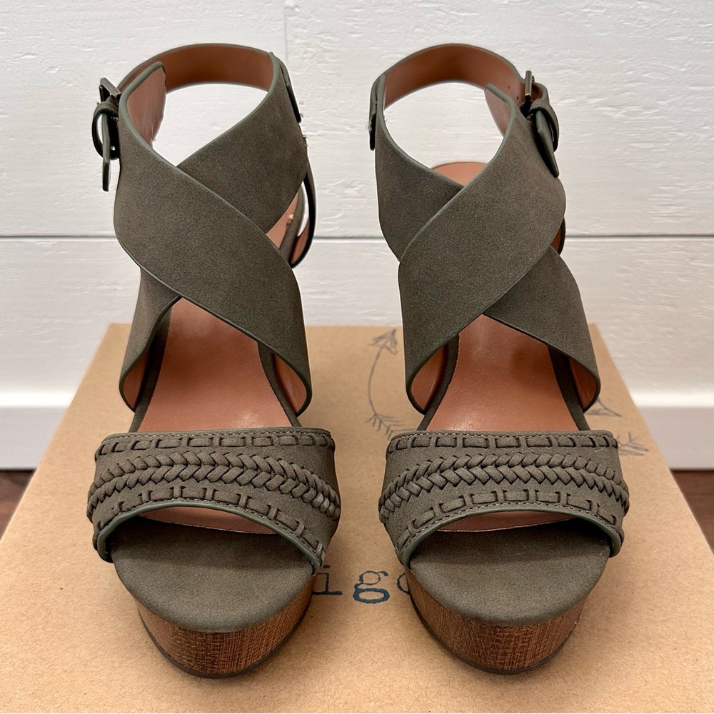 Indigo Rd. Kash Olive/Dark Green Wedge Sandal
Size 6M - Picture 4 of 10